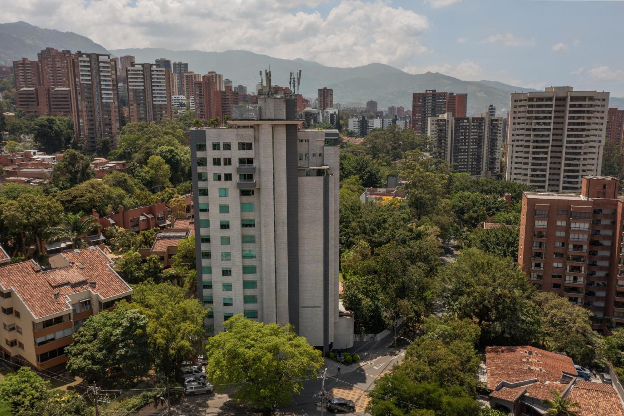 Apartamentos Poblado Alejandria By Housy Host Medellín Eksteriør bilde