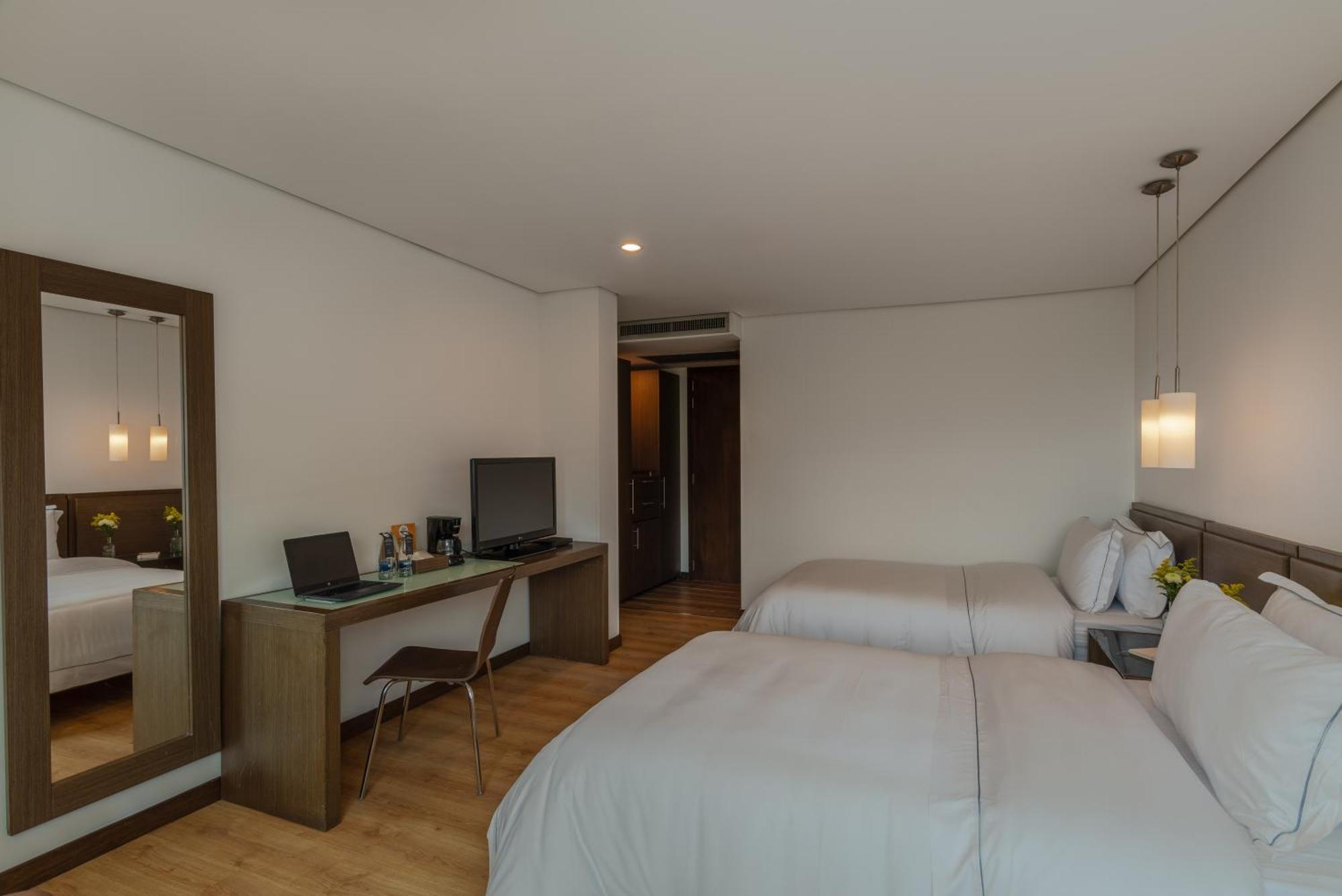 Apartamentos Poblado Alejandria By Housy Host Medellín Eksteriør bilde
