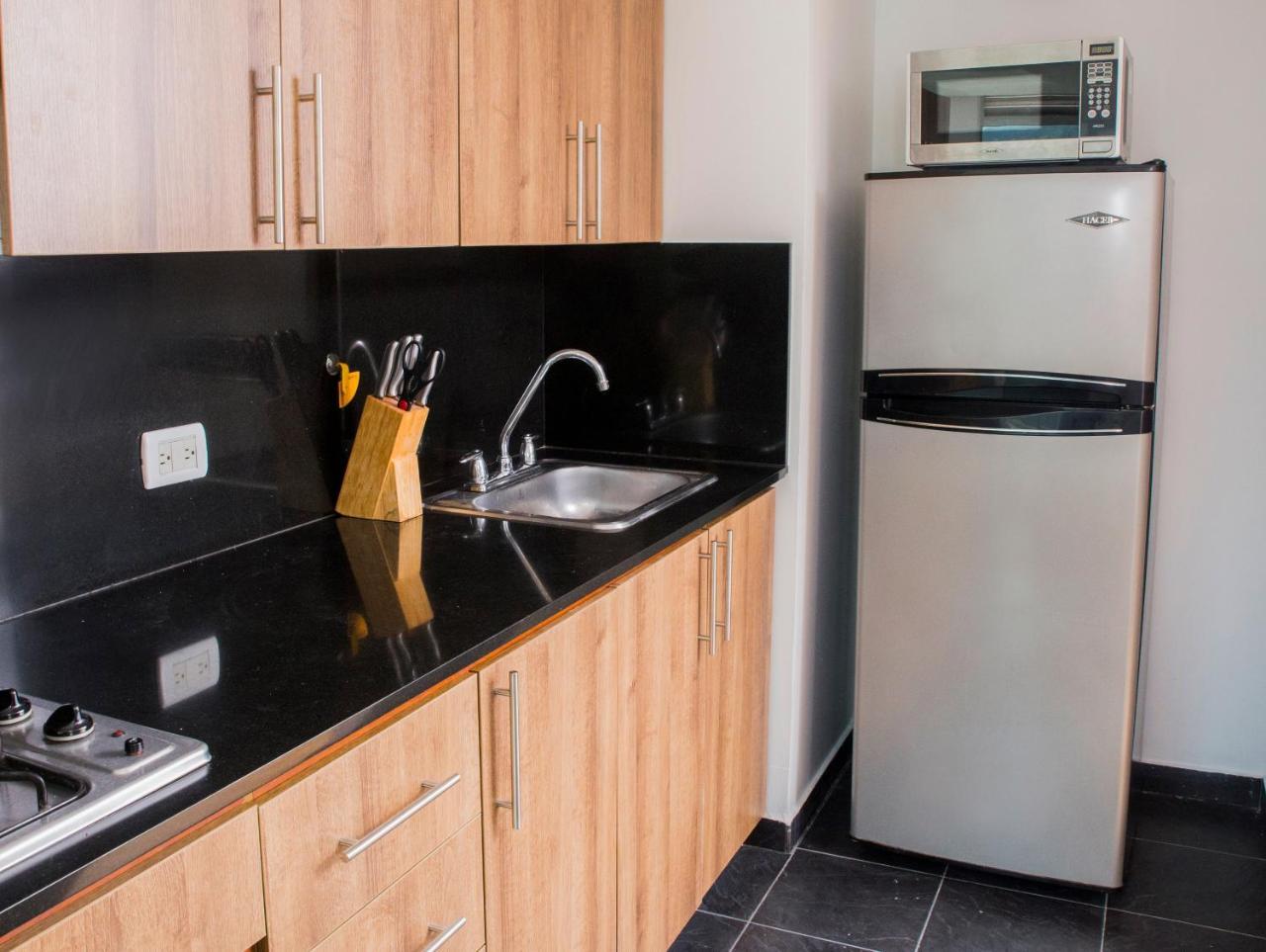 Apartamentos Poblado Alejandria By Housy Host Medellín Eksteriør bilde